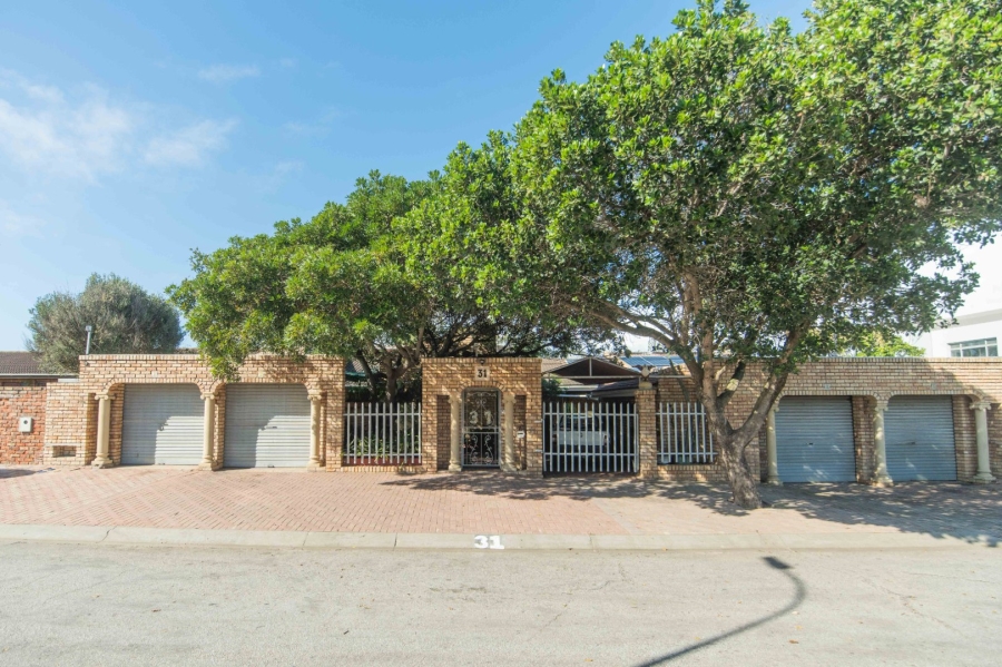 6 Bedroom Property for Sale in Bluewater Bay Eastern Cape